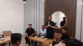 Caption : Dr H. M Nasir Djami, M.Si anggota DPR RI Fraksi PKS daerah pemilihan Aceh II, sedang melakukan pertemuan dengan kalangan muda kota Langsa, Sabtilu (19/07/25)