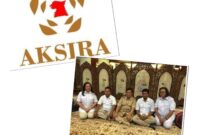 Caption : Logo Organisasi Masyarakat Aksi Kesetiakawanan Sosial Indonesia Raya (Ormas Aksira) dan foto bareng 
ketua dewan Penasehat Aksira Prabowo Subianto, Ketua Dewan Pembina Ibu Ani Hasyim Djojohadikusumo, ketua umum DPP Aksira Karina De Vega dan Pengurus DPD Aksira Aceh, usai penandatangan Mou partai Gerindra dan Aksira di Kartanegara tahum 2019. (doc/pribadi)