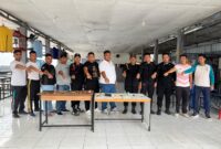 Caption : Petugas Lapas Labuhan Ruku saat melakukan razia 
mendadak di kamar hunian warga binaan, Sabtu (26/7/2025).