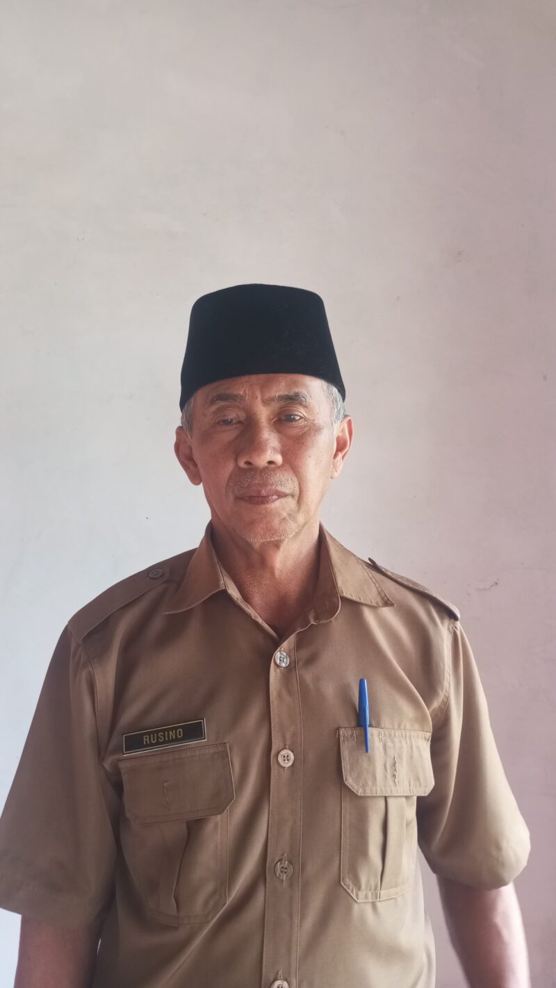 Caption : Ir. Rusino Reje Kampung Pucuk Deku kecamatan Bies Kabupaten Aceh Tengah, Minggu (27/07/2025)