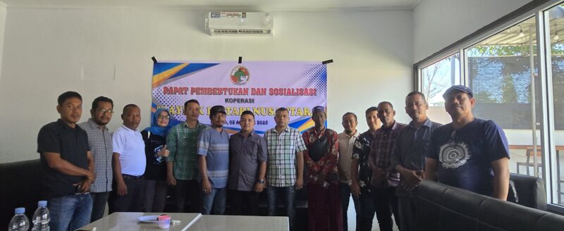 Caption : Miftahul Umam, S.Sos.I Dinas Koperasi Aceh Timur Hadir Langsung Berikan Sosialisasi 
kepada Pengurus dan Anggota