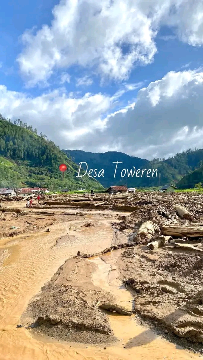 Caption : Kampung (Desa) Toweren setelah diterjang banjir bandang