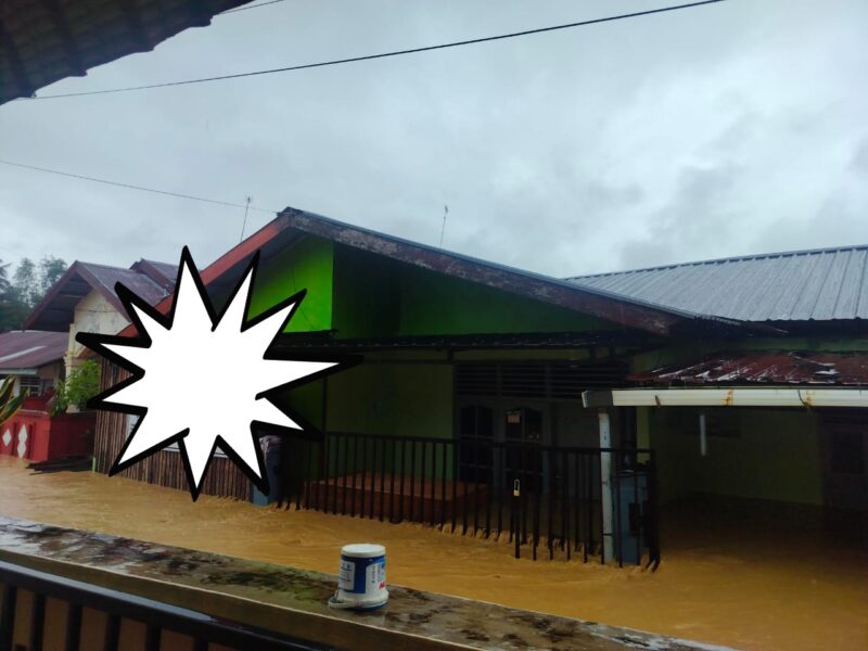 Caption : kondisi kantor redaksi saat air lagi naik