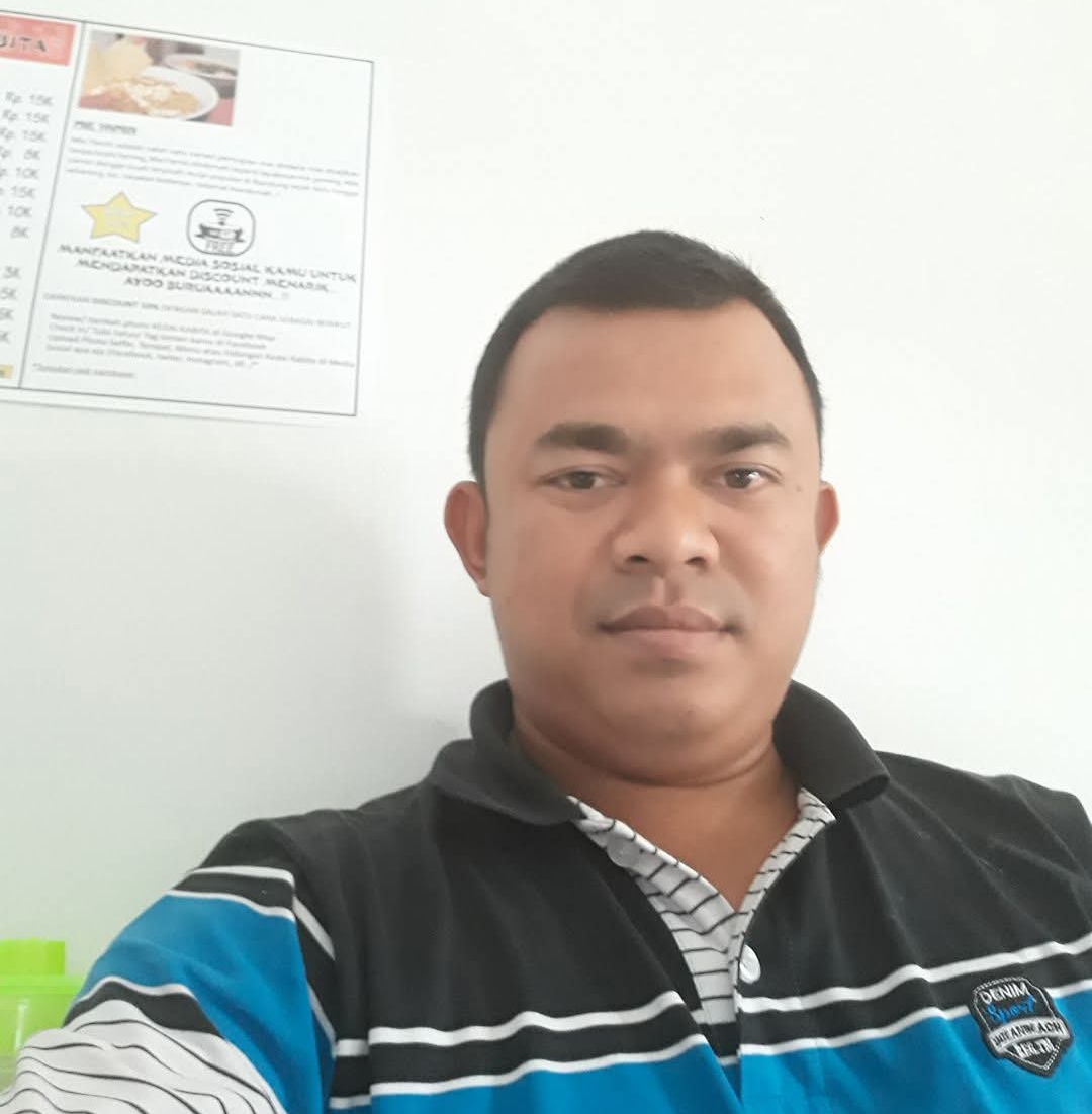 Pengamat Kebijakan Publik, Oka Nikotian, (Foto TribuneIndonesia/Ist) 