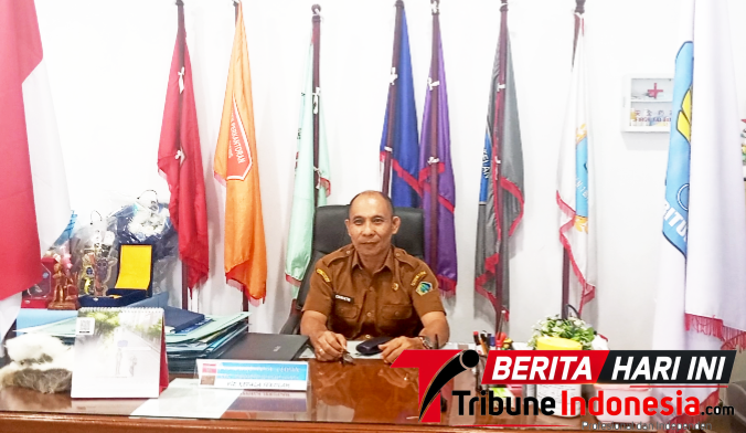 Plt. Kepala SMK Negeri 1 Bitung, Drs. Christo A. Lewan. (Ft. talia)