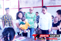 Wali Kota Bitung, Hengky Honandar, S.E., Saat Turun Lapangan memantau langsung pelaksanaan Posyandu Integrasi Layanan Primer ILP (Ft.Ist)