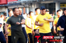 ‎Kapolres Bitung AKBP Arie Sulistyo Nugroho, S.H., S.I.K., M.H. bersama Dandim 1310/Bitung,Letkol Inf Dewa Made D.J., saat memimpin Olahraga Bersama TNI–Polri dan Forkopimda Kota Bitung di kawasan Pusat Kota. (Ft.ist)
‎