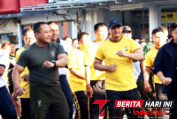 ‎Kapolres Bitung AKBP Arie Sulistyo Nugroho, S.H., S.I.K., M.H. bersama Dandim 1310/Bitung,Letkol Inf Dewa Made D.J., saat memimpin Olahraga Bersama TNI–Polri dan Forkopimda Kota Bitung di kawasan Pusat Kota. (Ft.ist)
‎
