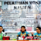 Walikota Bitung Hengky Honandar, S.E., (kanan) mendampingi Gubernur Sulut Yulius Selvanus, S.E., (tengah) (Ft. Ist)