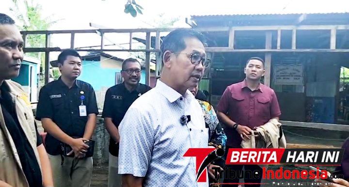 Walikota Bitung, Hengky Honandar, S.E, (Ft. talia)