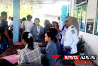 ‎Lurah Wangurer, Sitti Mariam Lariha, S.ST saat memantau jalannya pelaksanaan Tim Kemenkumham. (Ft. talia)