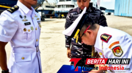 ‎Dansatrol Kodaeral VIII, Kolonel Laut (P) Marvill Marfel Frits E.D., S.E., M.Tr.Hanla., CRMP, Saat penandatangan Sertijab di Kep. Batam. (Dok. Istimewa)
‎