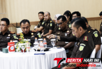‎Kejari Bitung, Erwin Widihantono, S.H., M.H., (tengah), saat menghadiri Focus Group Discussion (FGD) di Aula Kejati Sulut. (Dok. Istimewa)