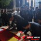 ‎Walikota Bitung, Hengky Honandar, S.E., bersama Dandim 1310/Bitung, saat melakukan penandatanganan di TMP. (Dok. Istimewa)
‎
