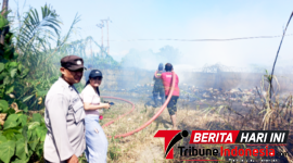 ‎Personel Polsek Ranowulu Polres Bitung, beserta tim gabungan berada di lokasi kebakaran. (Dok. Istimewa)