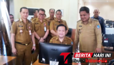 𝐑𝐚𝐧𝐝𝐢𝐭𝐨 𝐌𝐚𝐫𝐢𝐧𝐠𝐤𝐚, S.Sos., Saat Memantau
Tes Pro ASN di lingkungan Pemerintah Kota Bitung. (Dok. Istimewa)