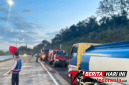 ‎Kolaboras Polres Dan Pemkot Bitung, Dilokasi Karhutla di Jalan Tol KM 26.600, Kelurahan Tendeki, Kecamatan Ranowulu. (Dok. Istimewa)
‎