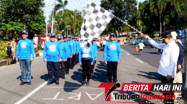 ‎Walikota Bitung, Hengky Honandar, S.E, Saat melepas Barisan pertama FKUB di garis Start. (Ft. talia)