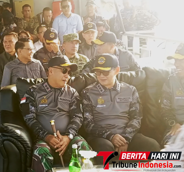 
‎Walikota Bitung, Hengky Honandar S.E, bersama Pangdam XIII Merdeka Mayjen TNI Mirza Agus, S.I.P. (Ft. talia)