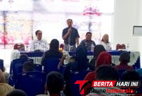 Asisten III Administrasi Umum Setda Kota Bitung, Drs. K.W. Benny Lontoh, M.A., Saat menyampaikan Amanat Walikota Bitung Hengky Honandar S.E., (Ft. talia)