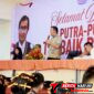 ‎Kadis kominfo Bitung, Altin Abraham Tumengkol, S.IP., M.Si., Saat memberi motivasi kepada para Mahasiswa baru Di Kampus Orange. (Dok. Istimewa)