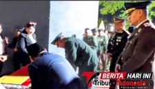 Kejari Bitung Erwin Widihantono, S.H., M.H., Saat menyaksikan penandatanganan Walikota Bitung dan Dandim 1310/Bitung di TMP. (Dok. Istimewa)