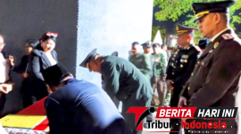 ‎Kejari Bitung Erwin Widihantono, S.H., M.H., Saat menyaksikan penandatanganan Walikota Bitung dan Dandim 1310/Bitung di TMP. (Dok. Istimewa)