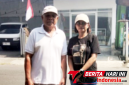 ‎Lurah Pateten Satu, Christiany Sugiyanto, S.E., saat bersama Tim melakukan pengasapan atau fogging di Wilayah Lingkungan V, yang mencakup RT 17, 18, dan 19. (Ft. ist)