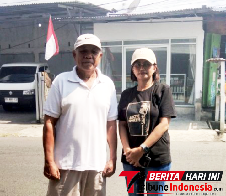 ‎Lurah Pateten Satu, Christiany Sugiyanto, S.E., saat bersama Tim melakukan pengasapan atau fogging di Wilayah Lingkungan V, yang mencakup RT 17, 18, dan 19. (Ft. ist)