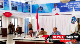 ‎Walikota Bitung Hengky Honandar, S.E, saat memberikan Sambutan pada Rapat sistem informasi Data Kebencanaan  terintegrasi dan Rencana Punyusunan Masterplan Kota Bitung. (Ft. talia) 
‎