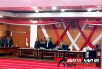 Walikota Bitung, Hengky Honandar, S.E, Saat menghadiri Rapat Paripurna DPRD Kota Bitung Keempat Masa Persidangan Pertama Tahun Ketiga Tahun Sidang 2026–2027 (Ft. talia)