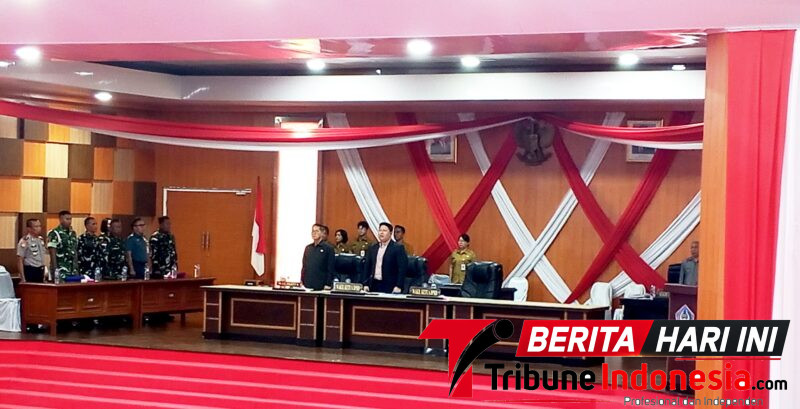 ‎Walikota Bitung, Hengky Honandar, S.E, Saat menghadiri Rapat Paripurna DPRD Kota Bitung Keempat Masa Persidangan Pertama Tahun Ketiga Tahun Sidang 2026–2027 (Ft. talia)