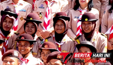Walikota Bitung, Hengky Honandar S.E, di dampingi Ketua TP PKK Bitung, Ny. Ellen Honandar Sondakh, S.E, dan Sekot Bitung Ir. Ignatius Rudy Theno, S.T., M.T., M.A.P (Ft. talia)