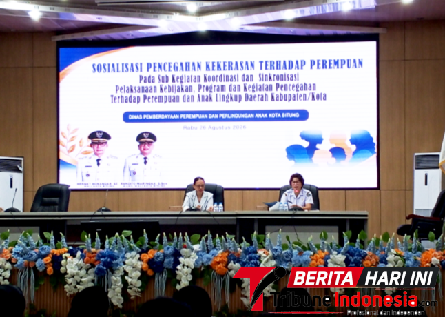 Kepala DP3A Kota Bitung, Meiva Worang, S.H., M.H., bersama pemateri Fetrisia Yuliasanti Aling, M.Th., (Ft. talia)
‎
‎