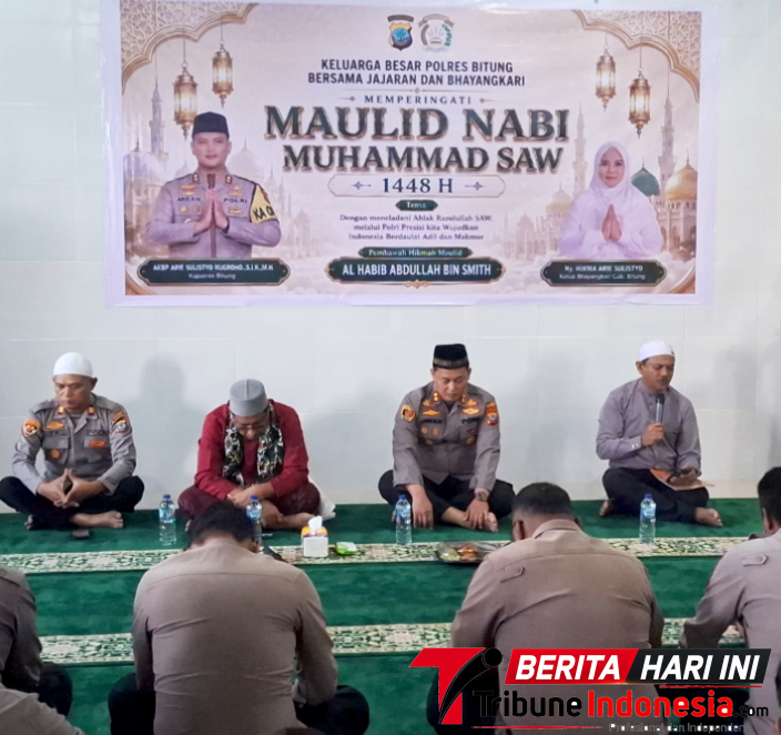 ‎Kapolres Bitung AKBP Arie Sulistyo Nugroho, S.H., S.I.K., M.H., bersama jajaran saat pelaksanaan Maulid Nabi Muhammad SAW. (Dok. Istimewa)
‎