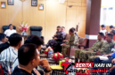 ‎Dansatrol Kodaeral VIII Kolonel Laut (P) Marviil Marfel Frits E.D., S.E., M.Tr.Hanla., CHRMP., Saat memberikan Penyampaian di Rapat Forum Komunikasi Pimpinan Daerah (Forkopimda) bersama Forum Lintas Sektoral. (Ft. talia)