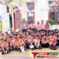 ‎​Ketua Majelis Pembimbing Gugus Depan (Kamabigus) SD Cendekia Girian, Nopianti S. Ahmad, S.Pd., bersama para guru dan siswa diapangan sekolah. (Ft. talia)