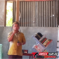 ‎Mubaligh H. Abdul Latif Tahir, S.Pd., M.Pd. saat memberikan Tauziah di mushalah Asyifah Madidir. (Ft. talia)