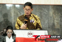 ‎Walikota Bitung Hengky Honandar S.E, saat menghadiri ibadah serah terima jabatan yang berlangsung di Gereja GMIM Sion Madidir, (Dok. Istimewa)