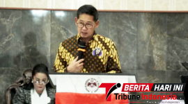 ‎Walikota Bitung Hengky Honandar S.E, saat menghadiri ibadah serah terima jabatan yang berlangsung di Gereja GMIM Sion Madidir, (Dok. Istimewa)