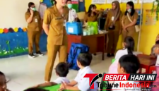 Tim Komkes Puskesmas Girian Weru saat melakukan pendekatan kepada para murid sebelum di lakukan Vaksinasi. (Ft. talia)
