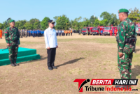 Walikota Bitung Hengky Honandar, S.E, bertindak selaku Inspektur Upacara di Apel Gelar Pasukan Penanganan Kebakaran Hutan dan Lahan. (Dok. Istimewa)