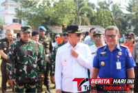 ‎Dandim 1310/Bitung Dewa Made DJ, bersama Walikota Bitung, Hengky Honandar S.E, dan Kadis Damkar Kota Bitung, Edij Rudij Ponamon, S.Sos., (Dok. Istimewa)
‎