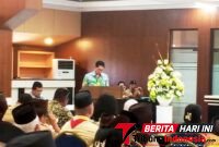 Wali Kota Bitung, Hengky Honandar, S.E., saat memberikan sambutan sekaligus membuka gelaran Musyawarah Cabang VIII (Muscab) Gerakan Pramuka Kota Bitung 2026. (Ft. talia)
