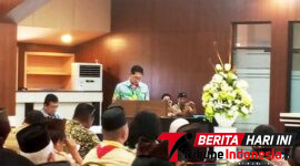 Wali Kota Bitung, Hengky Honandar, S.E., saat memberikan sambutan sekaligus membuka gelaran Musyawarah Cabang VIII (Muscab) Gerakan Pramuka Kota Bitung 2026. (Ft. talia)
