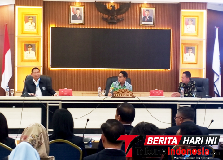‎Walikota Bitung, Hengky Honandar, S.E, saat hadir dalam kegiatan Visitasi Kepemimpinan Nasional (VKN) Pelatihan Kepemimpinan Nasional (PKN) Tingkat II Angkatan XXIII BPSDMD Provinsi Sulawesi Utara Tahun 2026. (Ft. talia)