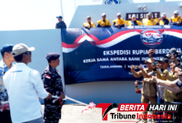 Dankodaeral VIII, Laksda TNI Dery Triesananto Suhendi, S.E., M.Tr.Opsla, Saat Melepas KRI Sidat di Dermaga Satrol Kodaeral VIII Bitung. (Ft. talia)
