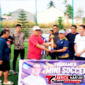 Kusmayadi Kadir, mewakili Tim Futsal Jurnalis Biro Bitung, Saat Menerima Piala di Turnamen Mini Soccer Piala Joune Ganda 2026 (Dok. Istimewa)