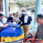 Tim Bank Indonesia, Saat Melakukan Penukaran Uang Rusak/Lusu  Dengan Uang yang Baru di Pulau Mahengetang. (Dok. Istimewa)