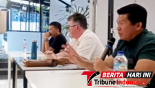 Dirut PDAM Dua Sudara Bitung, Alfred Salindeho, S.E., M.M., di forum diskusi publik Monoland Coffee, Kota Bitung, (Ft. Istimewa).